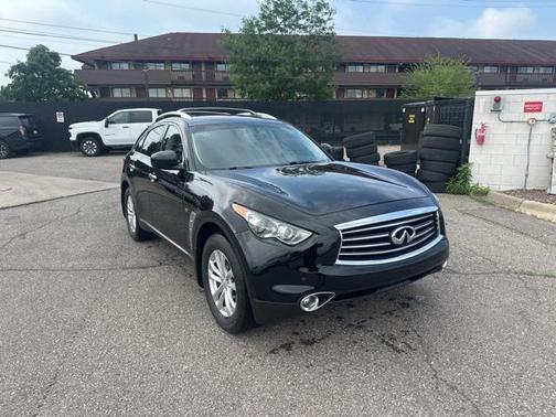 2015 INFINITI QX70 Base