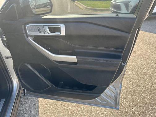 Silver Metallic 2023 Ford Explorer Limited