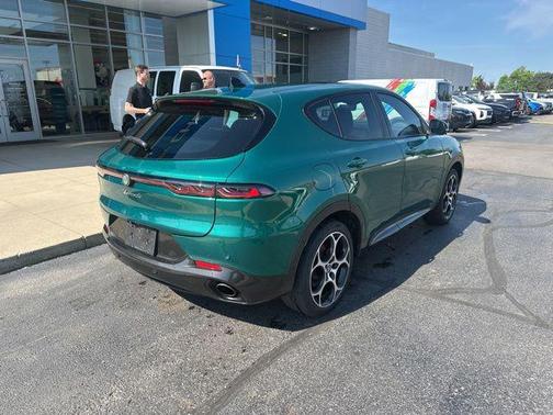 Verde Fangio Metallic 2024 Alfa Romeo Tonale Veloce EAWD