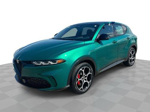 Verde Fangio Metallic 2024 Alfa Romeo Tonale Veloce EAWD