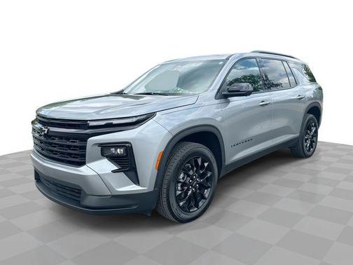 Sterling Gray Metallic 2024 Chevrolet Traverse LT