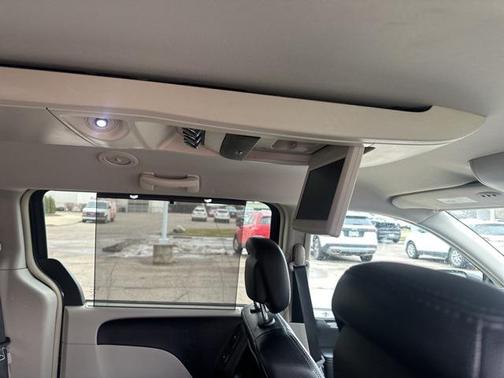 2013 Chrysler Town & Country Touring-L