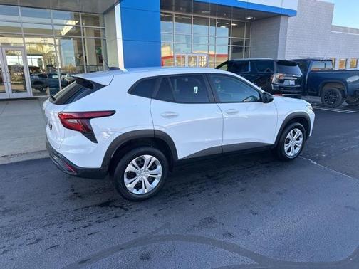 2024 Chevrolet Trax LS