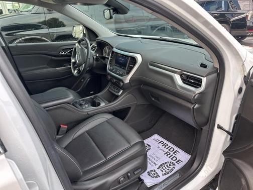 2023 GMC Acadia AWD SLT
