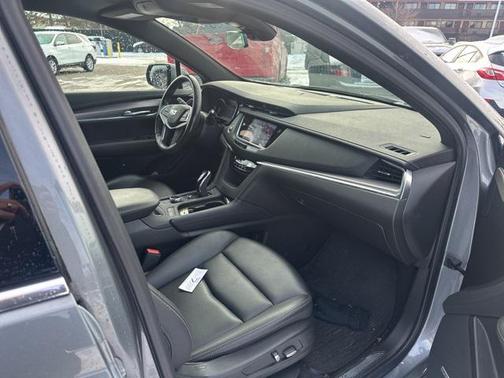 2022 Cadillac XT5 Luxury