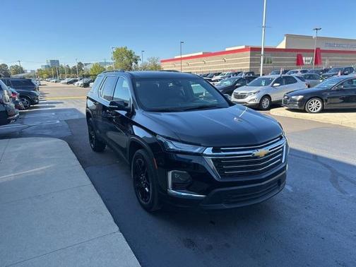 2022 Chevrolet Traverse LT Cloth