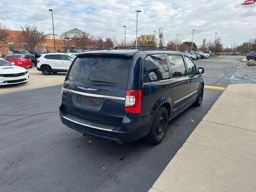 2014 Chrysler Town & Country Touring
