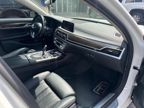 2020 BMW 740 xDrive