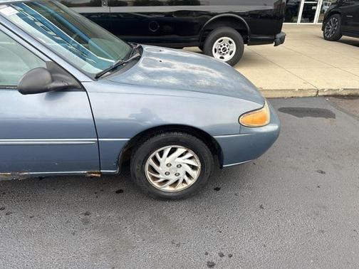 1999 Ford Escort SE