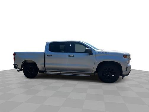 Silver Ice Metallic 2019 Chevrolet Silverado 1500 Custom