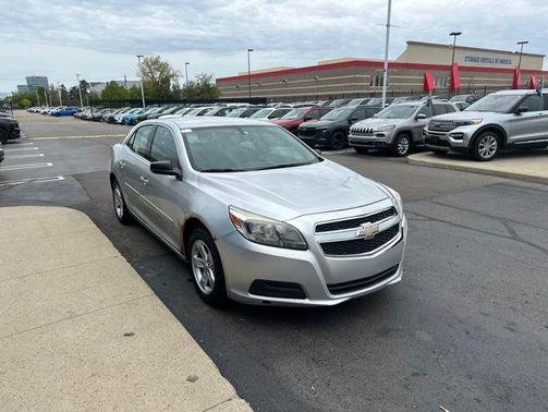 Silver Ice Metallic 2013 Chevrolet Malibu 1LS