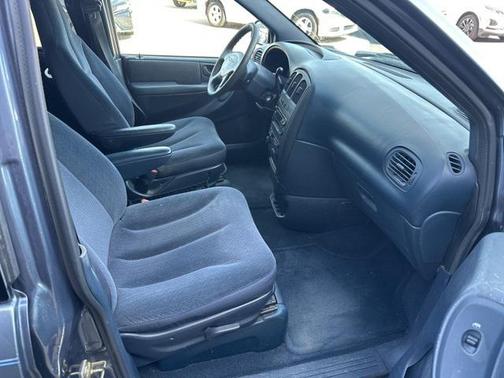 2002 Chrysler Voyager LX