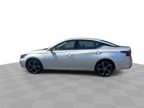 Brilliant Silver Metallic 2025 Nissan Altima SR FWD