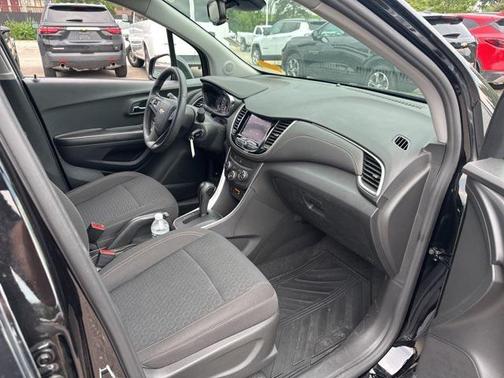 2022 Chevrolet Trax LS