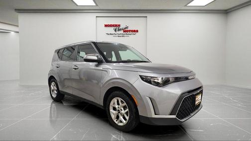 Steel Gray 2024 Kia Soul LX