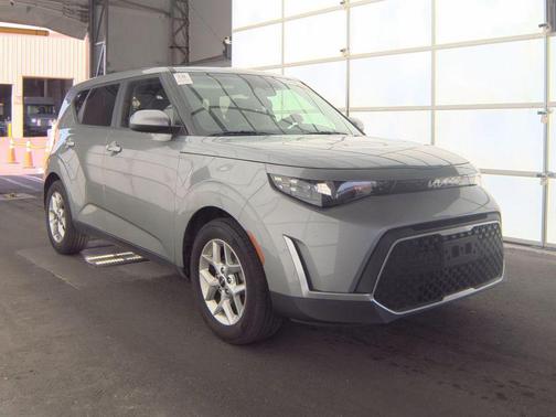 Steel Gray 2024 Kia Soul LX