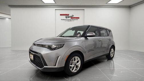Steel Gray 2024 Kia Soul LX