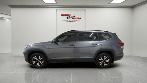 Platinum Gray Metallic 2024 Volkswagen Atlas 2.0T SE