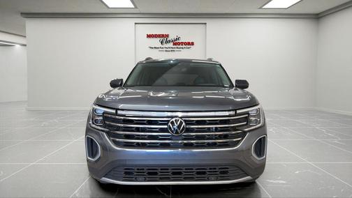 Platinum Gray Metallic 2024 Volkswagen Atlas 2.0T SE