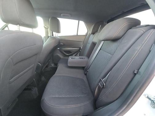 Summit White 2021 Chevrolet Trax LS