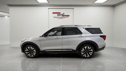 White Metallic 2025 Ford Explorer Platinum
