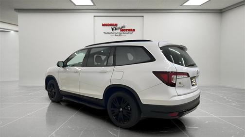 2022 Honda Pilot AWD Black Edition