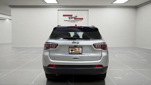 Silver Zynith Metallic Clearcoat 2025 Jeep Compass Limited