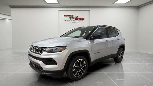 Silver Zynith Metallic Clearcoat 2025 Jeep Compass Limited