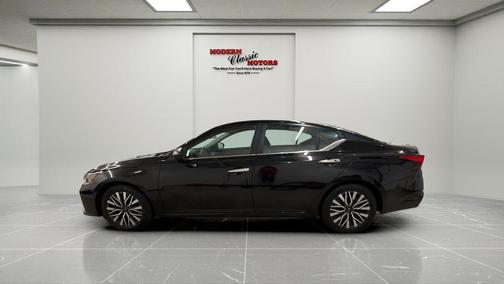 Super Black Clearcoat 2025 Nissan Altima 2.5 SV