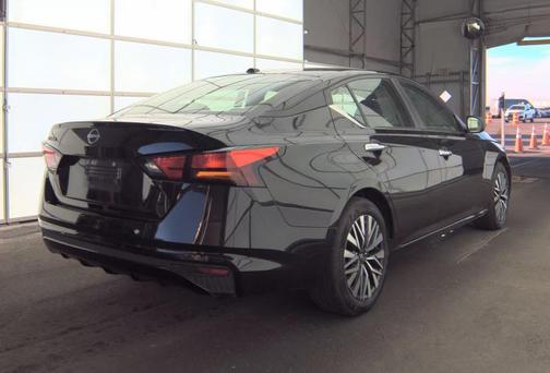 Super Black Clearcoat 2025 Nissan Altima 2.5 SV
