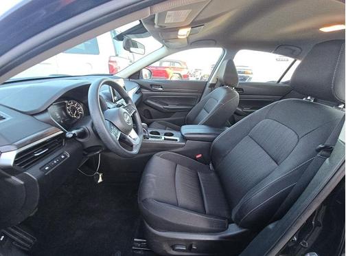 Super Black Clearcoat 2025 Nissan Altima 2.5 SV