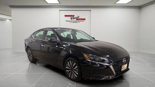 Super Black Clearcoat 2025 Nissan Altima 2.5 SV