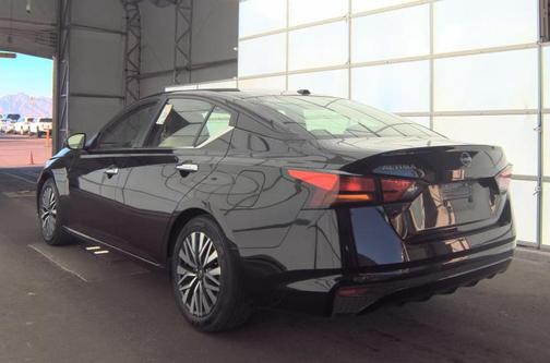 Super Black Clearcoat 2025 Nissan Altima 2.5 SV