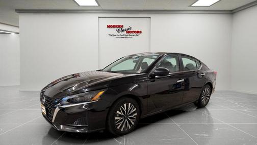 Super Black Clearcoat 2025 Nissan Altima 2.5 SV