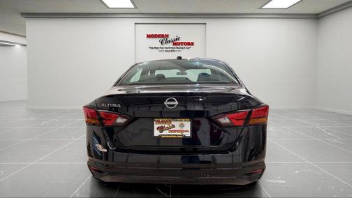 Super Black Clearcoat 2025 Nissan Altima 2.5 SV