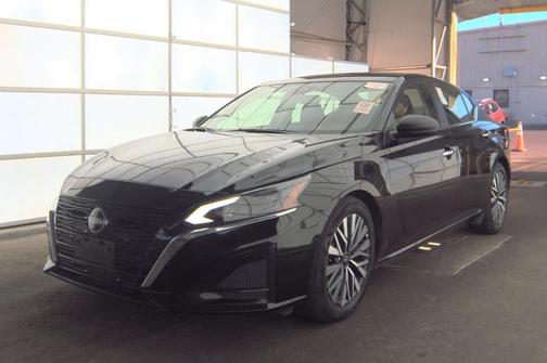 Super Black Clearcoat 2025 Nissan Altima 2.5 SV
