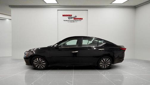 Super Black Clearcoat 2025 Nissan Altima 2.5 SV