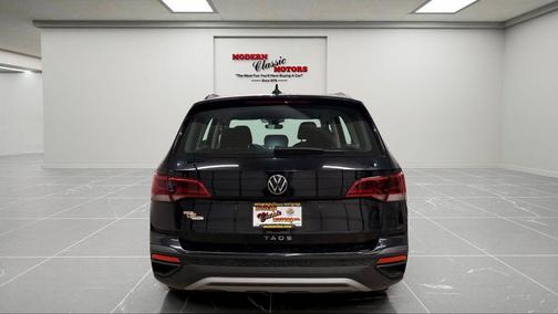 Deep Black Pearl 2024 Volkswagen Taos 1.5T S