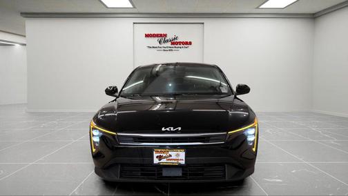 Aurora Black Pearl 2025 Kia K4 LXS