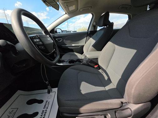 Aurora Black Pearl 2025 Kia K4 LXS