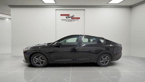 Aurora Black Pearl 2025 Kia K4 LXS