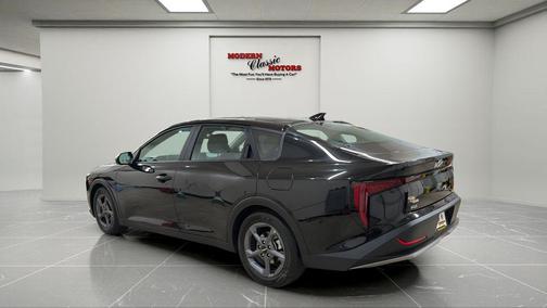 Aurora Black Pearl 2025 Kia K4 LXS