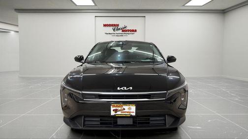 Aurora Black Pearl 2025 Kia K4 LXS