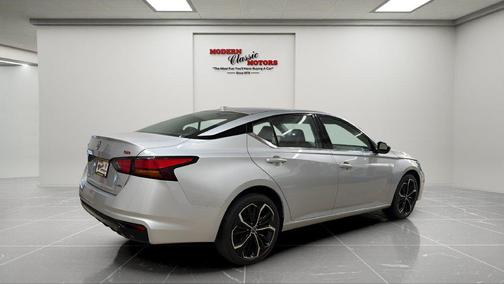 Brilliant Silver Metallic 2025 Nissan Altima SR AWD