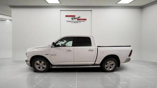 Bright White Clearcoat 2017 RAM 1500 Big Horn