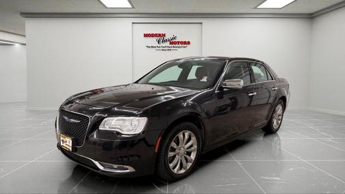 Gloss Black 2019 Chrysler 300 Limited