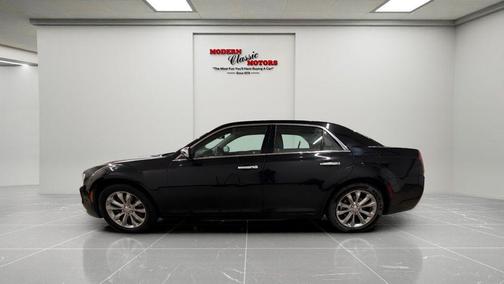 Gloss Black 2019 Chrysler 300 Limited