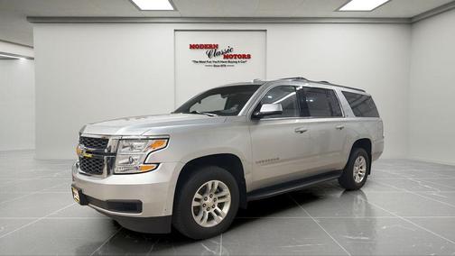 Silver Ice Metallic 2018 Chevrolet Suburban LT