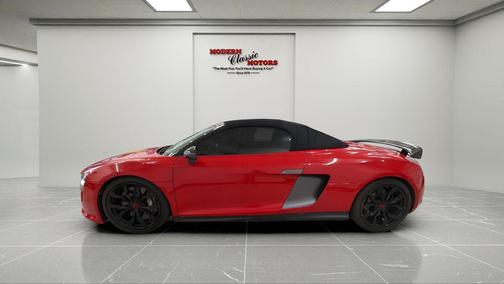 Red 2011 Audi R8 5.2 quattro Spyder