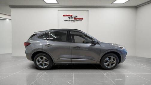 Carbonized Gray Metallic 2024 Ford Escape ST-Line